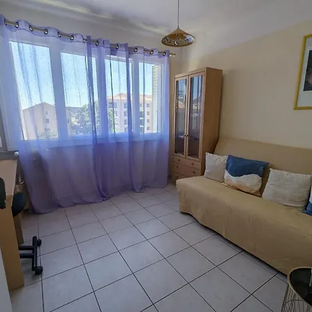 Charming With Balcony In Toulon
